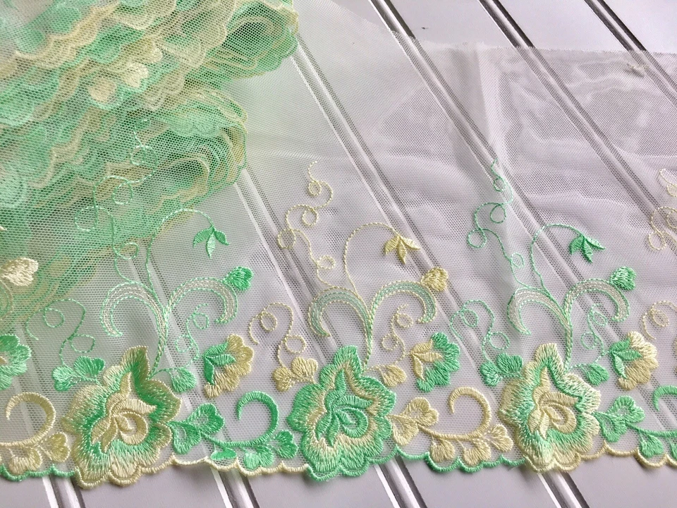 Зеленая цветочная вышитая кружевная отделка с белым тюлем /шитье/свадебная/ширина 7,5 дюйма  - Изображение 2 из 4