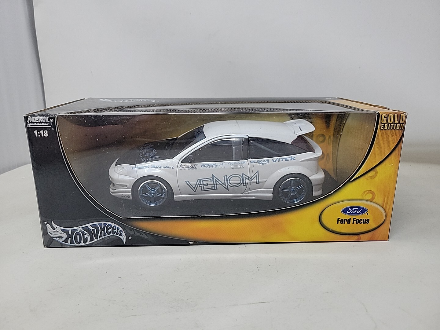 Hot Wheels Gold Ford Focus Venom White 1:18 Scale Die Cast New Sealed 2002
