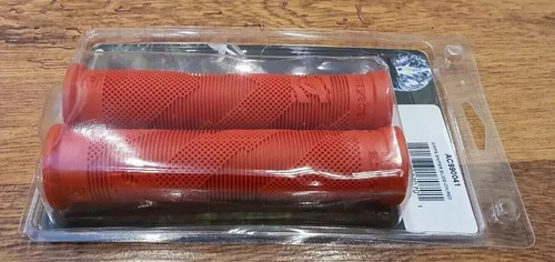 Race Face SNIPER Slide On Grips - Red - Picture 5 of 9