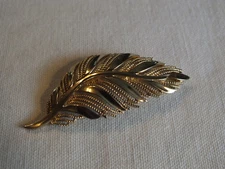 Stunning Brooch Pin Gold Tone Texture Shiny Leaf Signed TRIFARI 2 3/4 x 1 1/4"