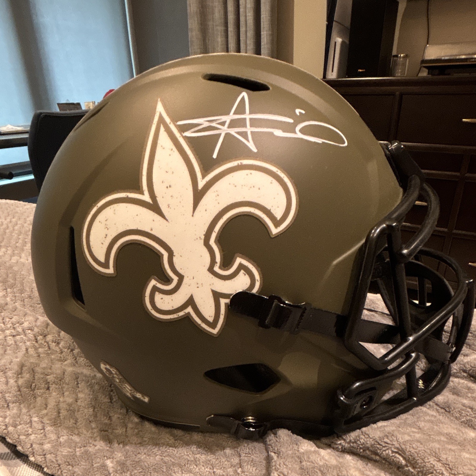 Alvin Kamara New Orleans Saints Signed Salute to Service Green Football Helmet