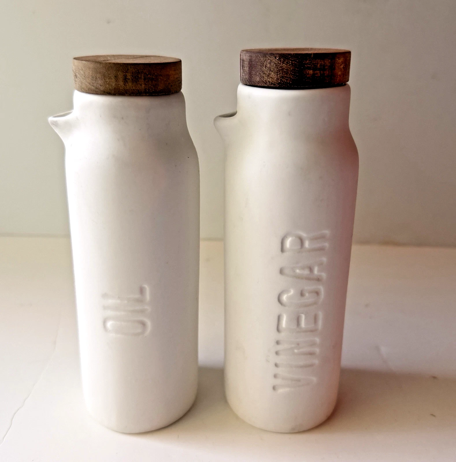 Santa Barbara Design Studio Matte Ceramic White Oil & Vinegar Set