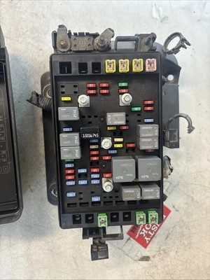 2006 Chevrolet Trailblazer Engine Fuse Box Assembly OEM With Warranty