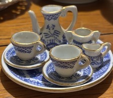 Blue Willow Miniature Porcelain Gold Rimmed Doll Tea Set Playset 8 Pieces