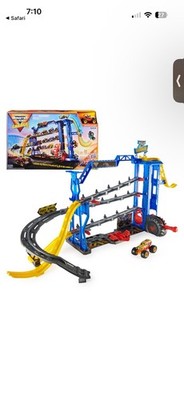 MONSTER JAM GARAGE PLAYSET & STORAGE + EXCLUSIVE GRAVE DIGGER MONSTER TRUCK