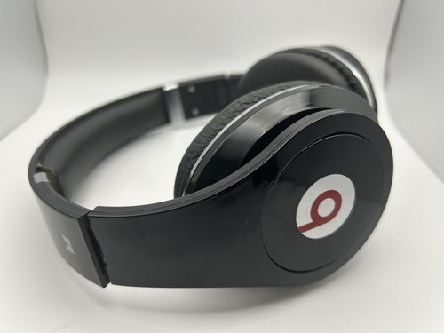 Beats by Dr. Dre Solo HD Over the Ear Headphones - Black- Excellent Condition
