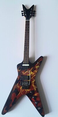 Dimebag Darrell Pantera Tribute Miniaturgitarre (UK-VERKÄUFER) Flammen