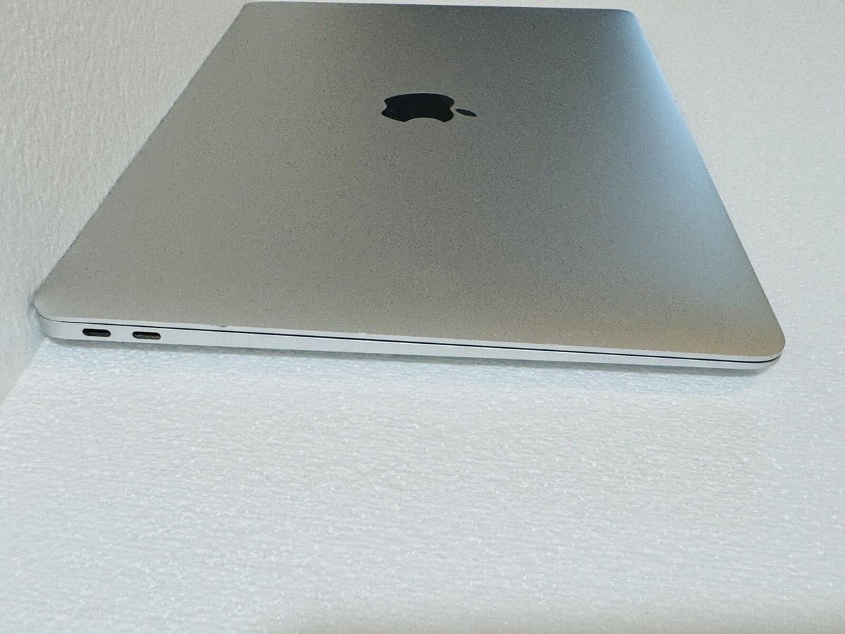 MacBook Air Retina 13-inch (2020) - Core i3 @ 1.1GHz - 8GB