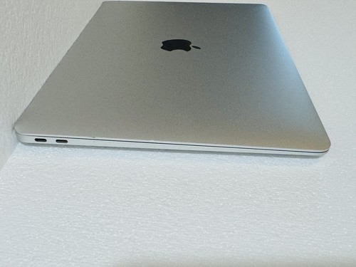 MacBook Air Retina 13" (2020) - Core i3 @ 1.1GHz - 8GB - SSD 256GB (LEGGI) - Foto 8 di 11