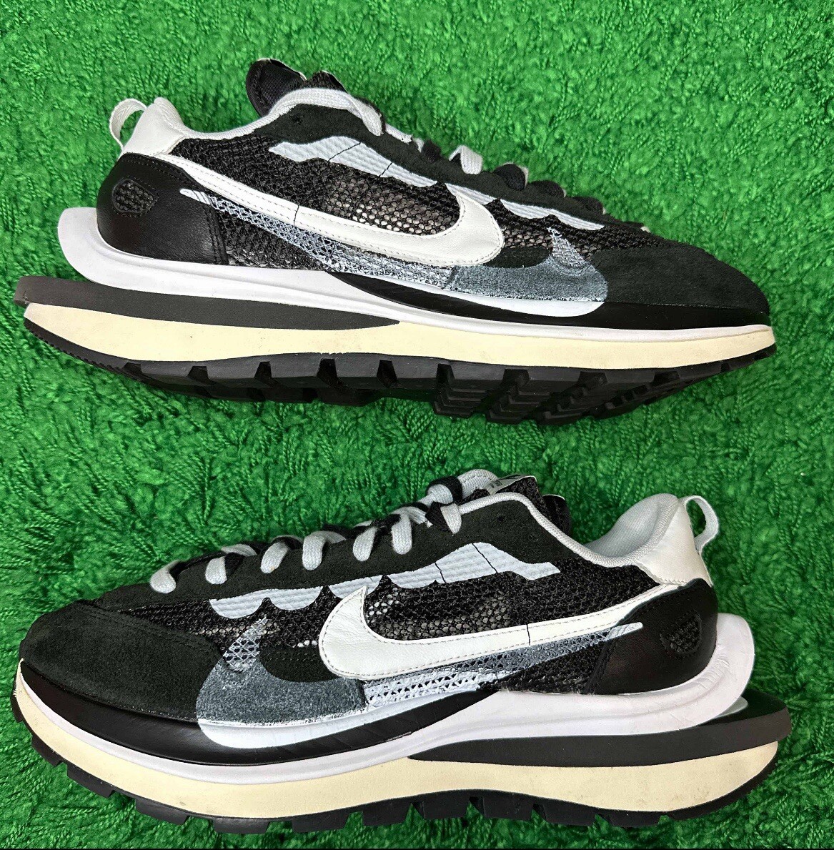 Size 13 - Nike sacai x VaporWaffle Black White 194499404224 Size 13 - Nike sacai x VaporWaffle Black White 194499404224