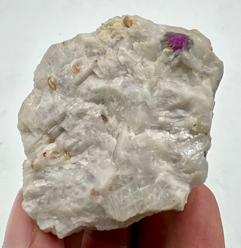 99 Gm Extremely Natural Rare Ruby Specimen From Afghanistan - 第 5/5 張圖片