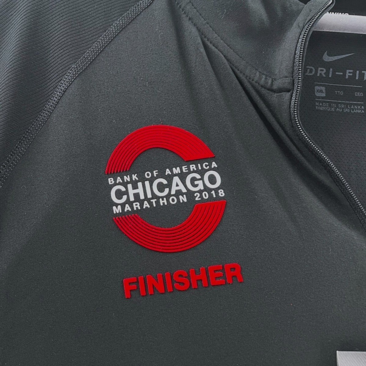 ナイキ シカゴ マラソン 2018 フィニッシャー ハーフジップ シャツ NEW Nike Men's Chicago Marathon 2018 Finisher Quarter Zip