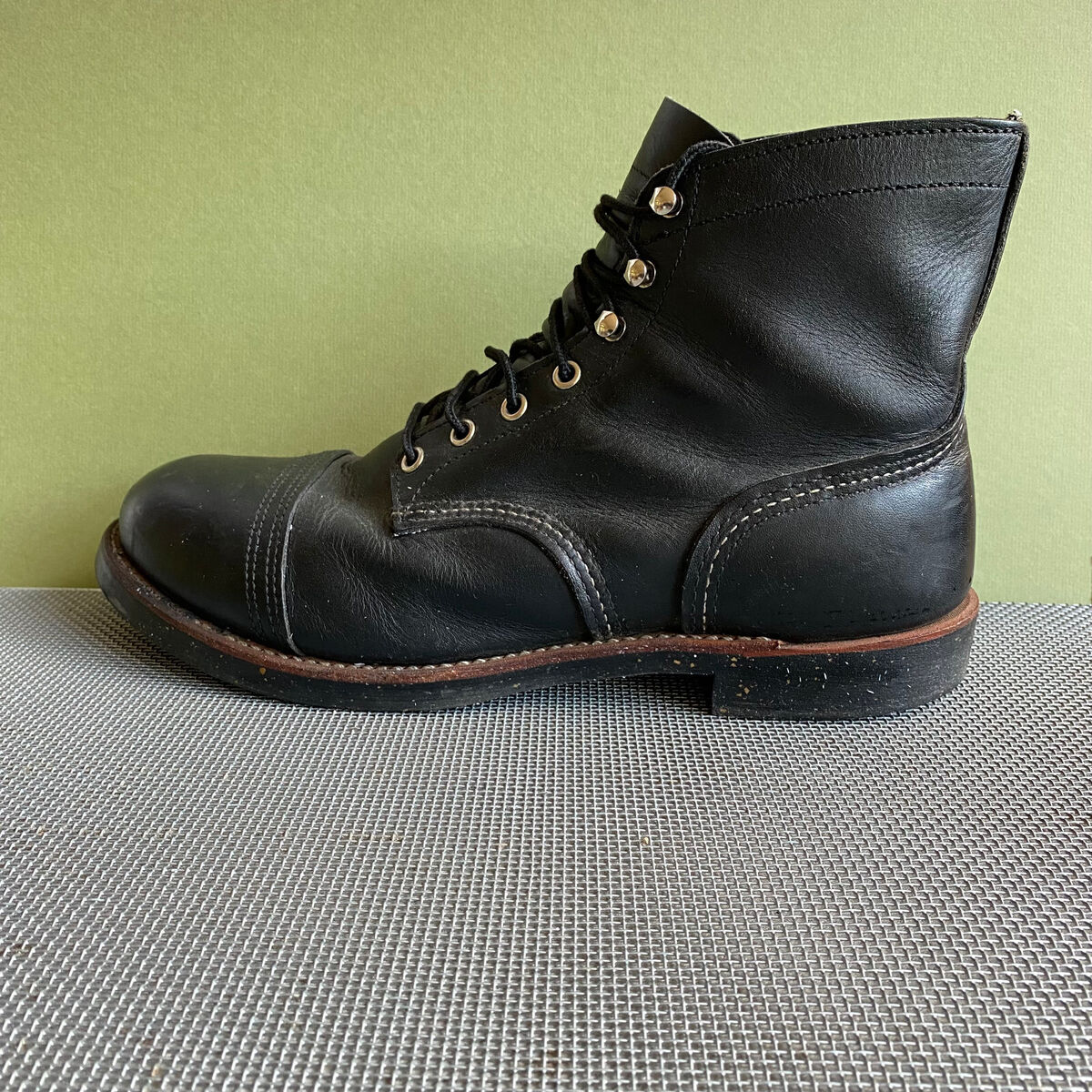 Classic Red Wing 8114 Iron Ranger Cap Toe Boots 10 Nitrile Classic Red Wing 8114 Iron Ranger Cap Toe Boots 10 Nitrile
