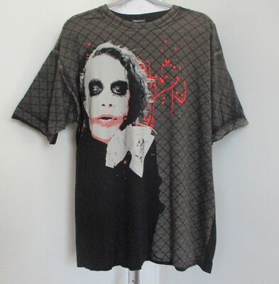 THE DARK KNIGHT BATMAN HEATH LEDGER THE JOKER 2008 DC COMICS T- SHIRT, SIZE XL