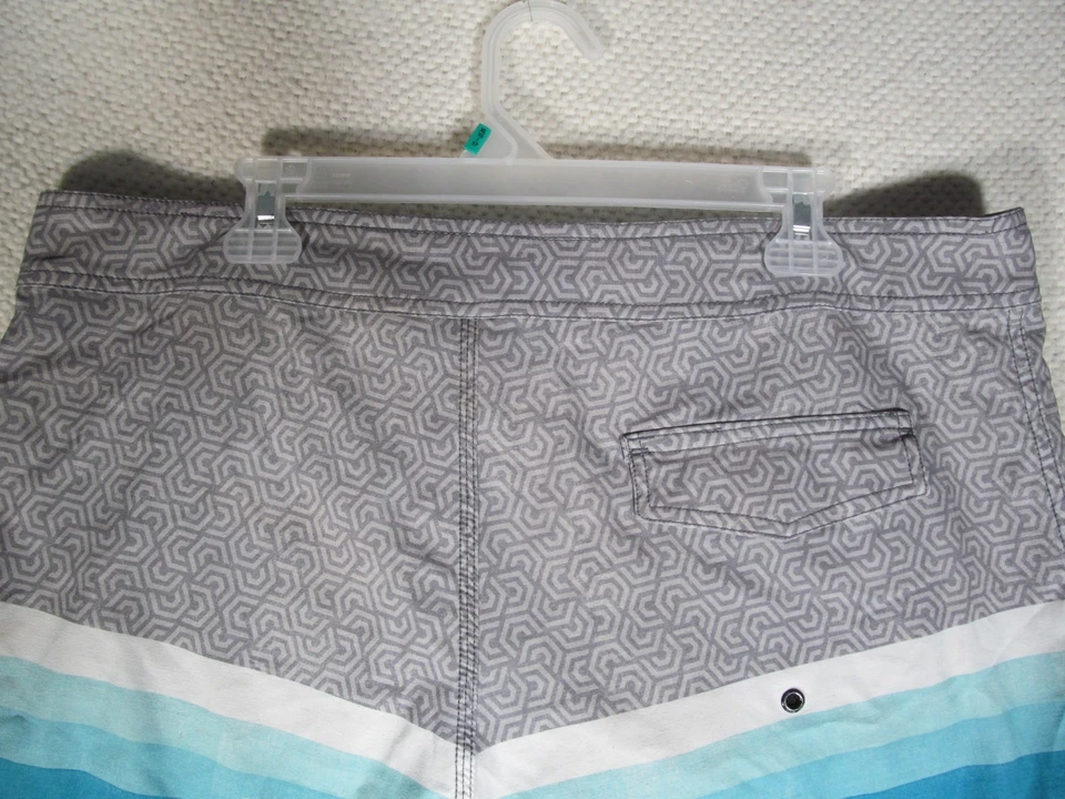 Pantalones Cortos de Tabla MAUI and Sons Para Hombres Talla 38" Cintura Estilo Surf 4 Vías Elastizados Foto 3 de 4