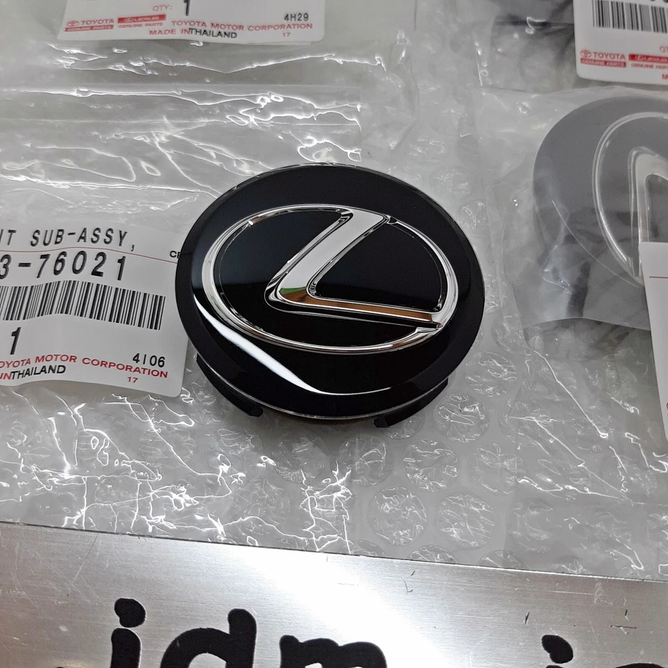 Juego de tapacubos centrales de rueda negros genuinos Lexus CT200h 2012-2017 (4) 42603-76021 - OEM Foto 4 de 4