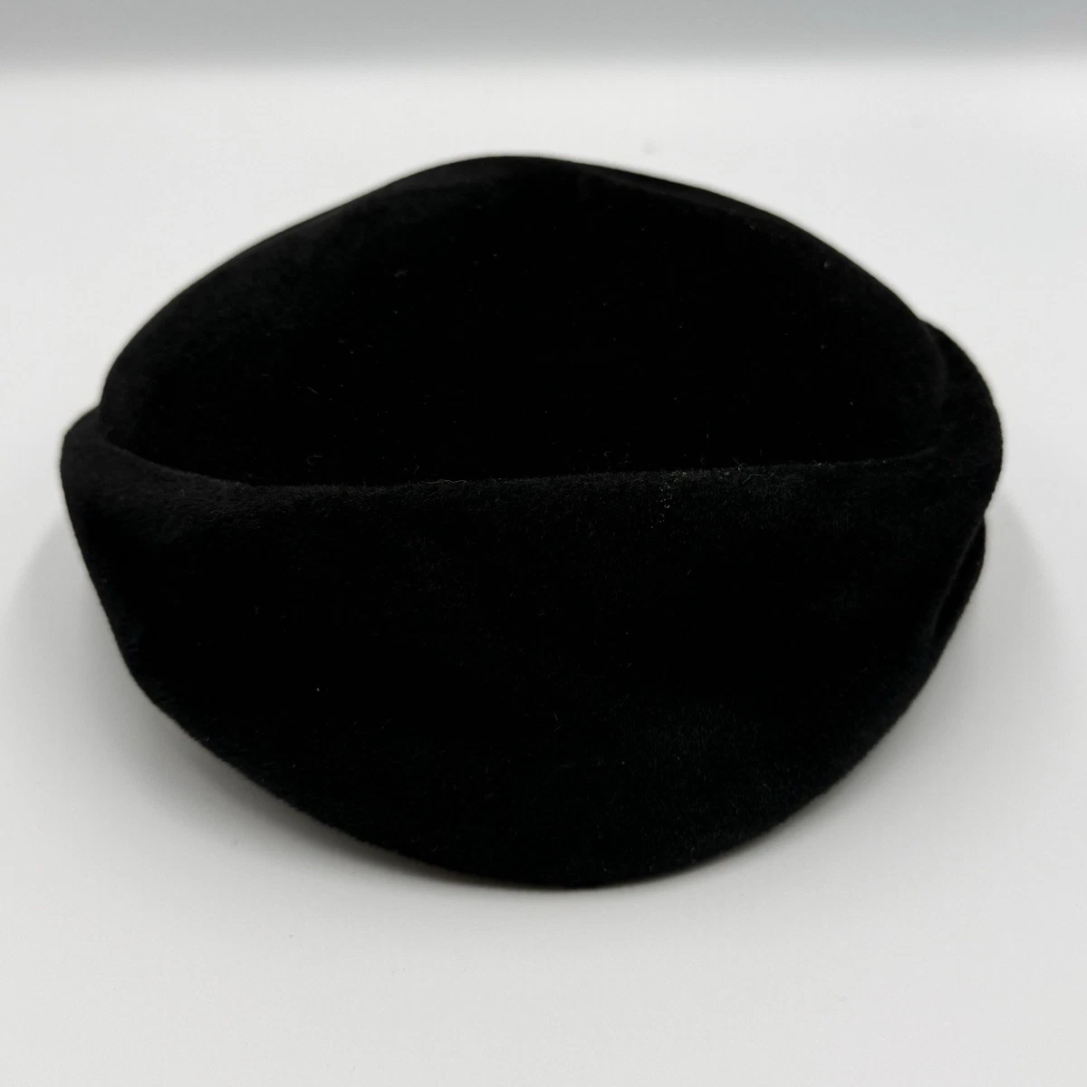 Vintage Betty Jane Originals Black Velour Hat Made in Italy Opera Velour 50s 60s Vintage Black Velvet Bucket Hat 1960s, 22 inch head  main image 4