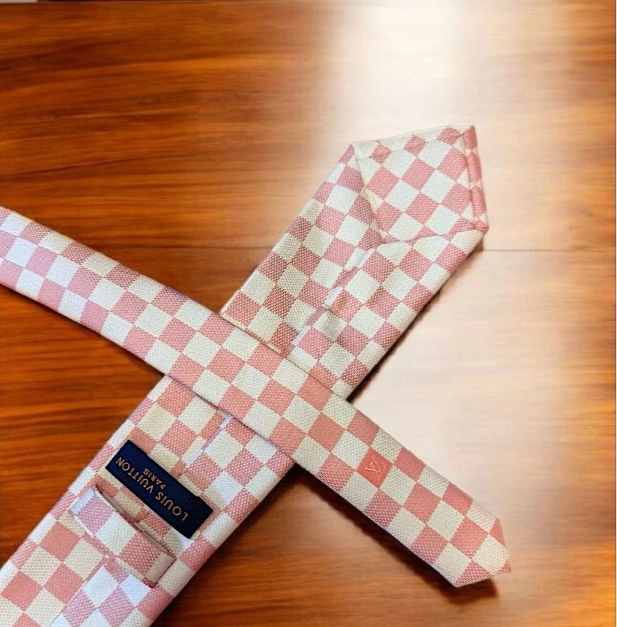 Corbata Louis Vuitton LV Damier rosa para hombre, corbata LV auténtica Foto 4 de 4