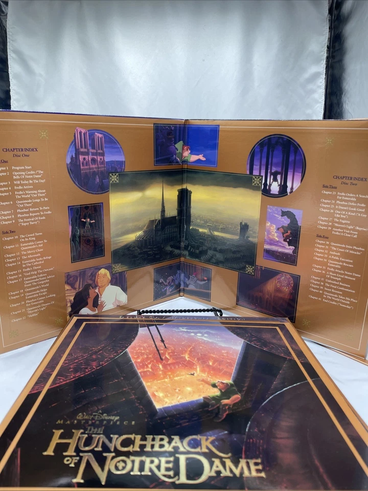 Disney's  RARE) The Hunchback of Notre Dame Deluxe CAV Edition Laserdisc Box Set - Image 2 of 4
