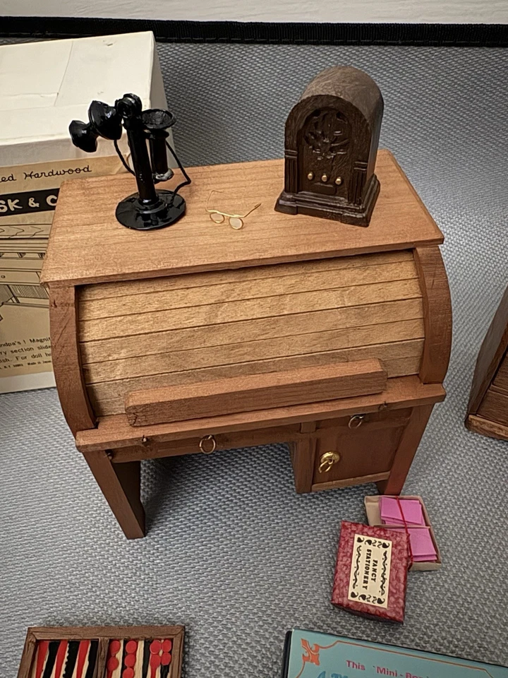 Muebles y accesorios vintage a escala para casa de muñecas Shackman 1978 Foto 2 de 4