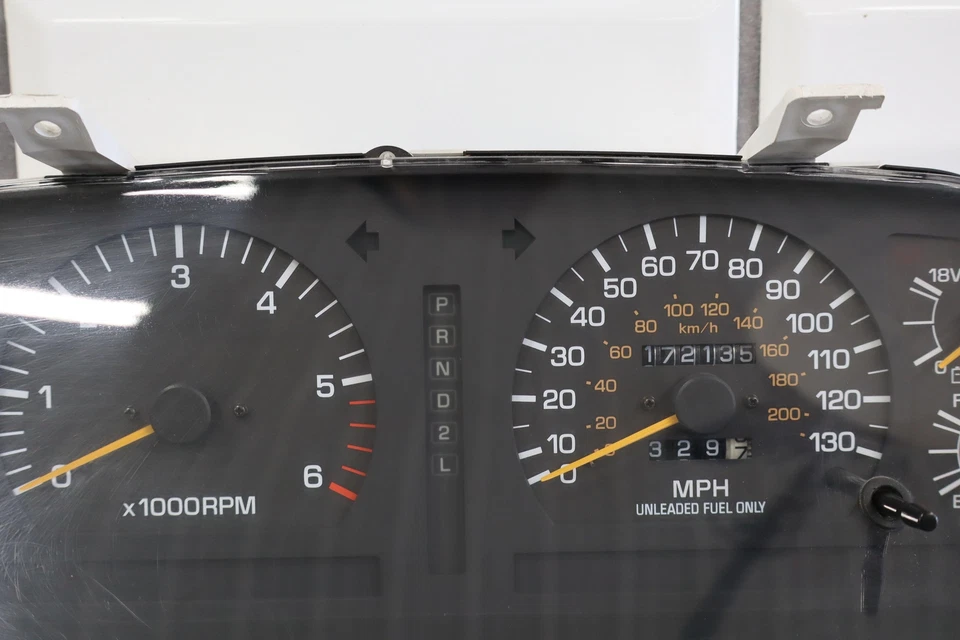 Cuadro de instrumentos velocímetro Lexus LX450 1996 130 mph *lente raspada* Foto 4 de 4