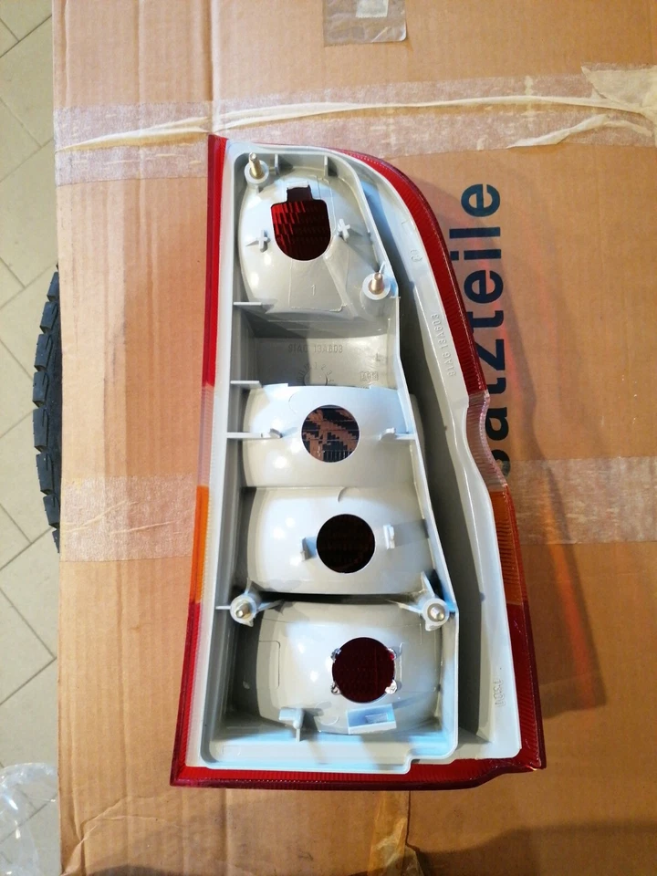 FARO POSTERIORE SINISTRO SX ORIGINALE FORD ESCORT V VI SW '95-'01 - COD. 1115486 - Immagine 2 di 3