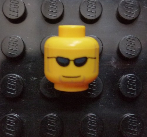 Lego NUEVO Hombre Negro Gafas de Sol Quemaduras Laterales FBI Policía Minifigura Cabeza Accesorio - Imagen 3 de 3