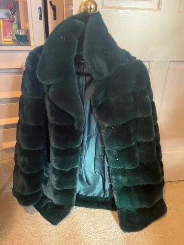 Bcbgmaxazria Faux Fur Coat Worn Once Looks Brand New Send Offers! Size L - Picture 2 of 4