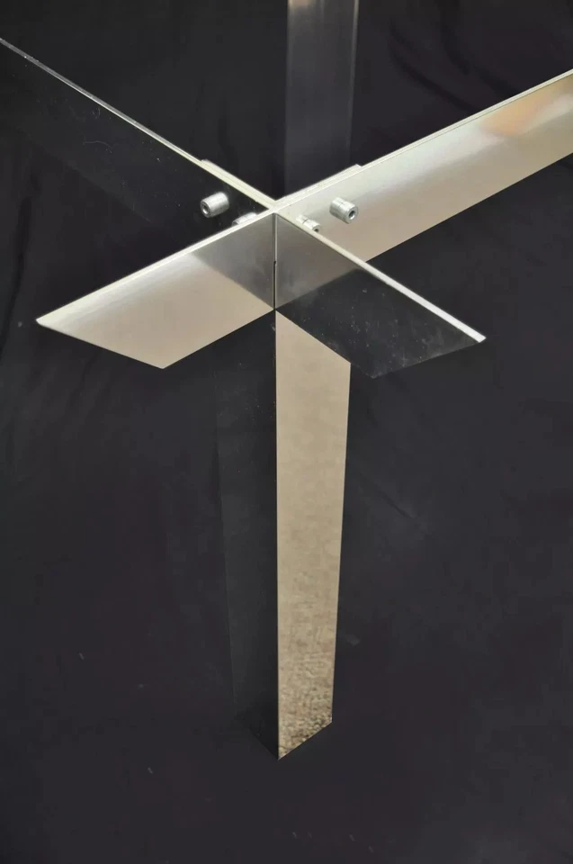 Mesa de comedor cuadrada de vidrio de metal aluminio "cuchillo Ginsu" moderna de mediados de siglo Foto 4 de 4