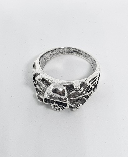 Skull Ring Goth Emo Punk Halloween Vampire Size 10 (T 1/2) - Picture 2 of 4