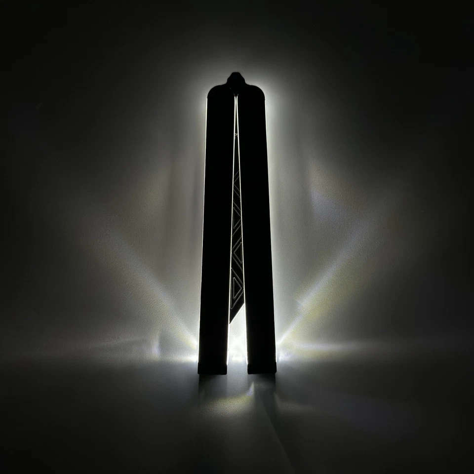 Herramienta de Entrenador Recargable BALISONG METAL MARIPOSA DE Práctica Iluminada - DEBLECHADA Foto 3 de 4