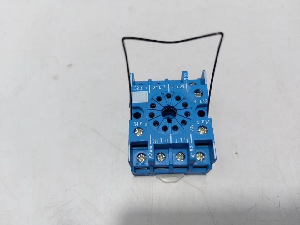 Finder 90.27 Socket for Relay 10A 250V - Lot of 11PCs - Image 2 of 4