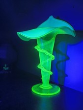 Vase soliflore verre opaline bleu & ouraline uranium UV réactif spirale – 20 cm