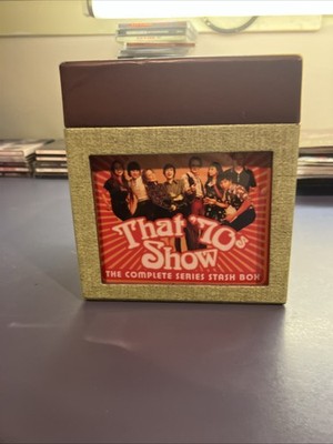 That 70s Show Complete Series Stash Box (DVD, 32 Disc Box Set With Booklets)