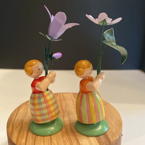 2 Vtg Erzgebirge Wooden Child Girls w/Flower Figurine Hand Painted Germany - Picture 2 of 16