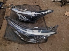 Coppia fari anteriori ibridi TOYOTA CHR C-HR GR 2020 - 2024 81110YP270 00