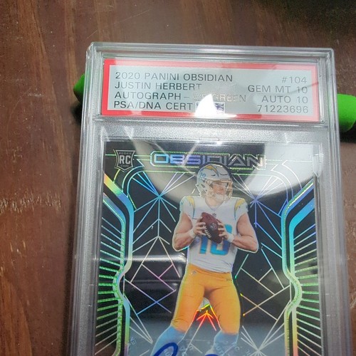 2020 Obsidian Electric Etch Green Justin Herbert Auto GEM MT 10 Pop 5 - Picture 3 of 8