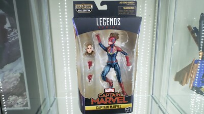 CAPTAIN MARVEL MARVEL LEGENDS KREE SENTRY BAF SERIES NIB!!!