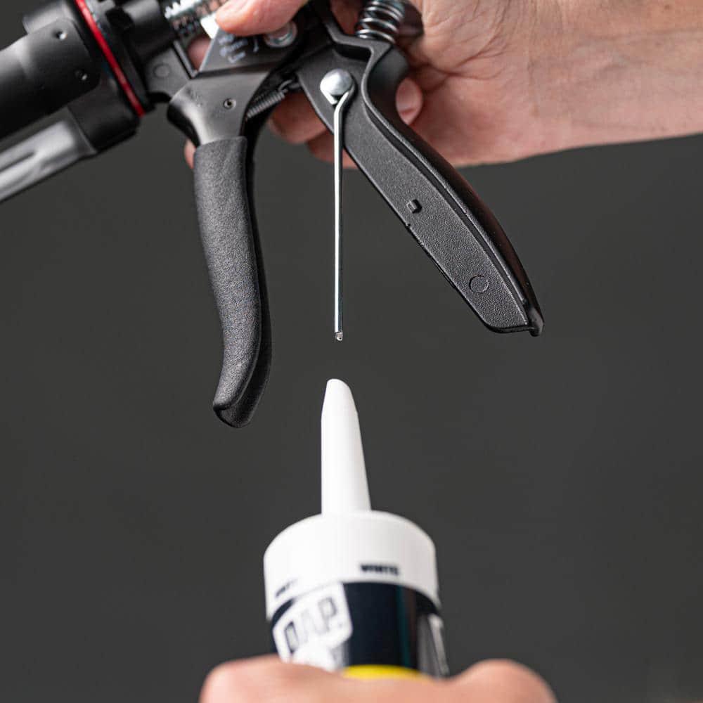 Stanley Caulking Gun – 10 Oz, 7:1 Thrust Ratio, 1400N Push, No-Drip, Steel & Aluminum Construction – For Sealant & Adhesive