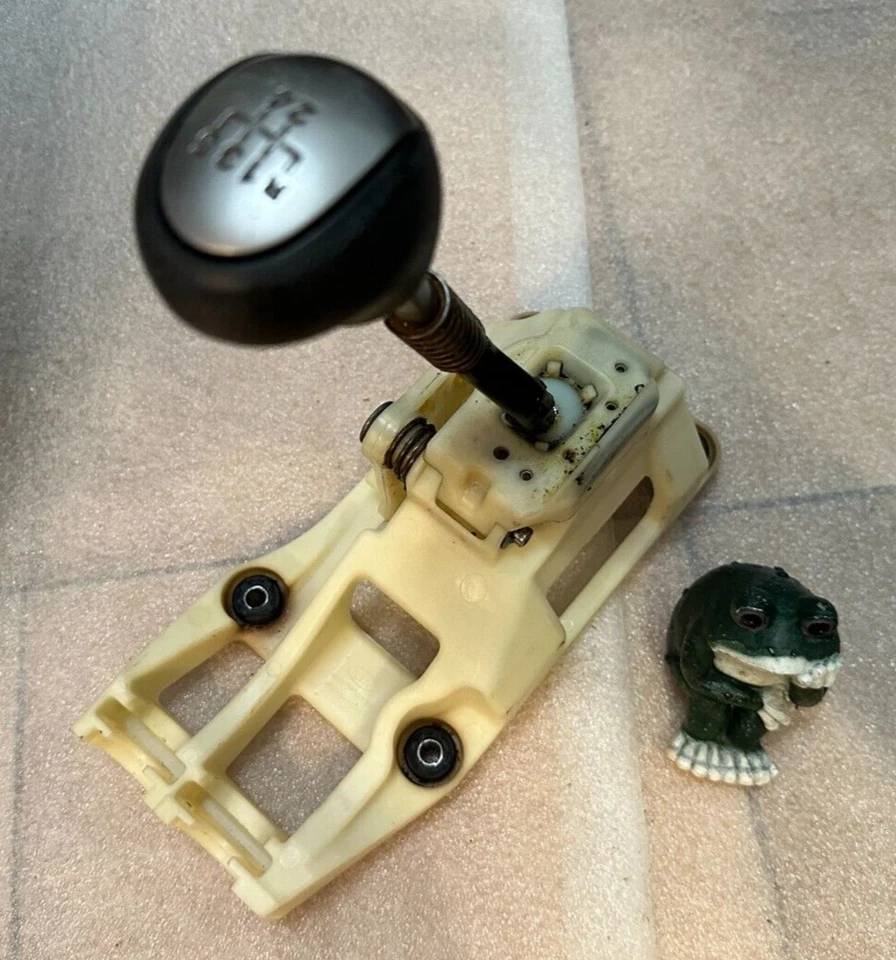 Kia Rio 2008 palanca de cambios manual de 5 velocidades Foto 3 de 4