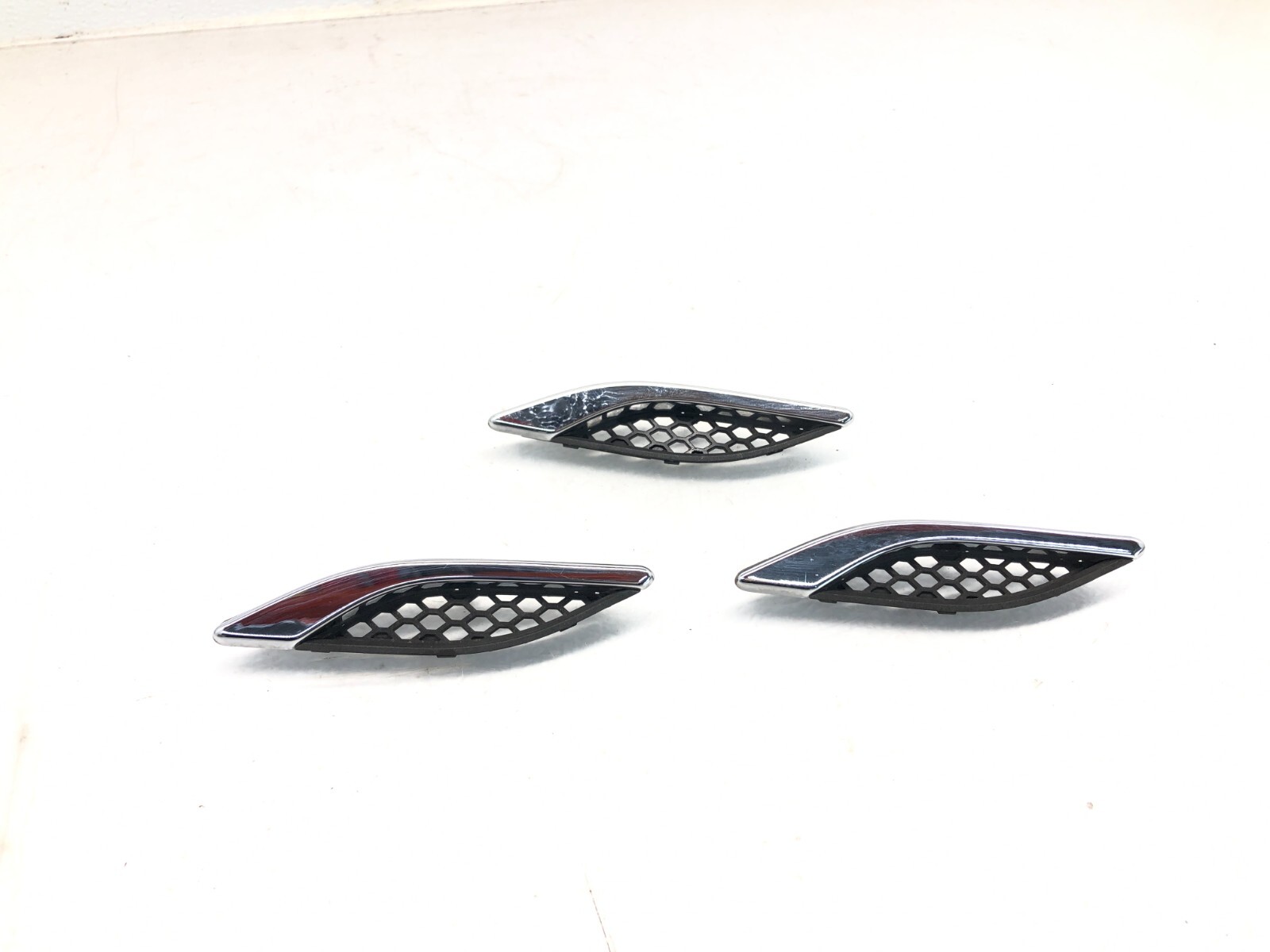 2014-2024 MASERATI GHIBLI S RIGHT PASS FRONT FENDER VENT GRILLE TRIM SET X3 OEM