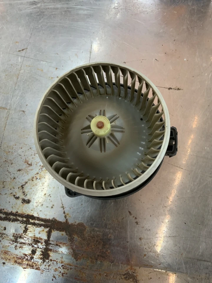 08-14 Cadillac CTS AIRE ACONDICIONADO calentador y ventilador motor conjunto OEM AY272700-5260 Foto 2 de 2