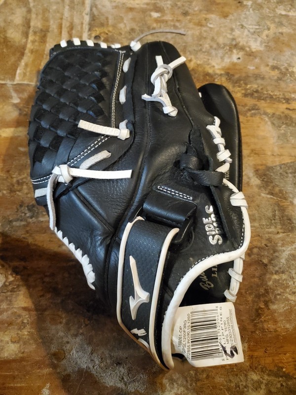 Black Leather Mizuno Child's Baseball T-ball Glove