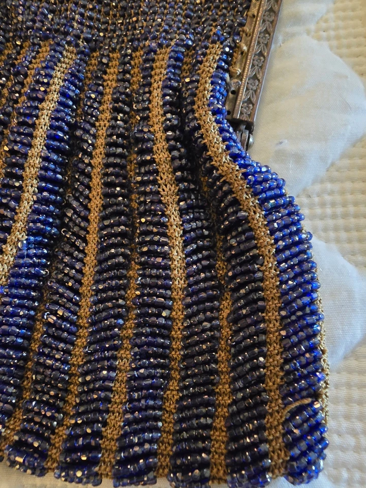 Cartera con cuentas de la década de 1920 con cadena de cierre de metal y bisagras sin marca necesita reparación Foto 4 de 4