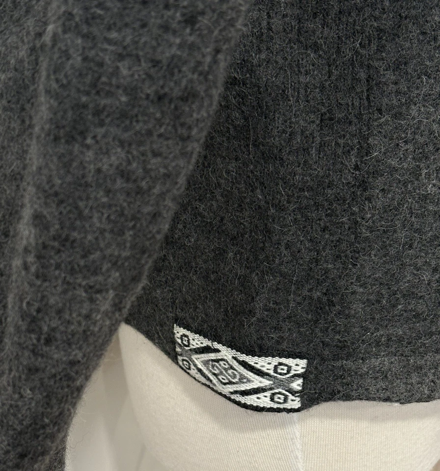 Paka Alpaca Hoodie Womens M Gray Pullover Sweater Hooded Handmade Wool Warm - Image 2 of 4