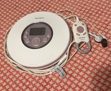 Sony D-NE320 Walkman Atrac3plus MP3 Portable CD Player. Good Working