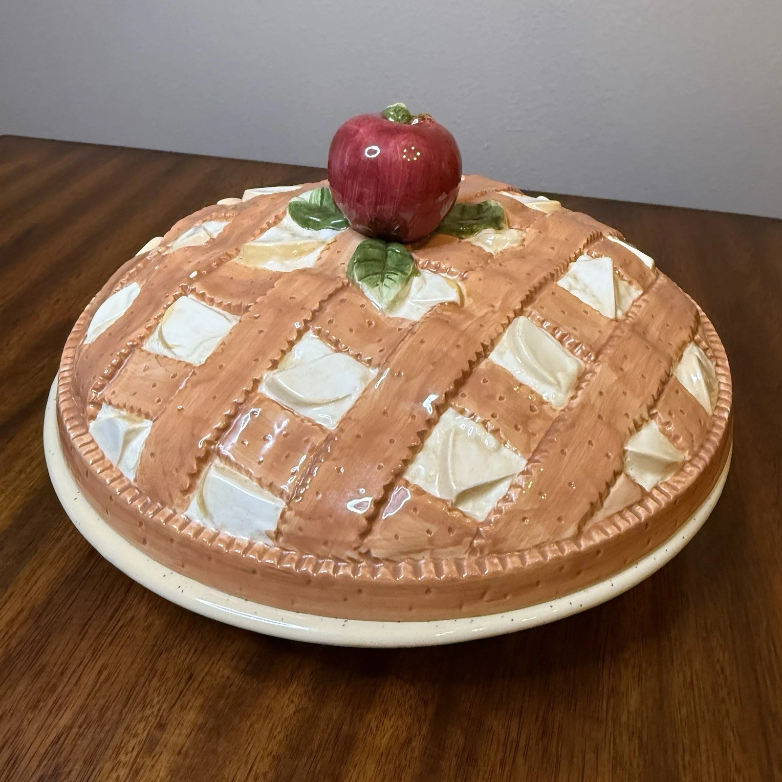 Peggy Jo Ackley Apple Pie Keeper Dish Server Plate with Cover RARE - Minor Chip