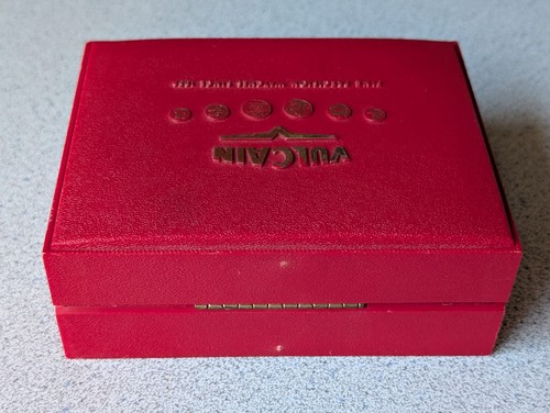SCARCE VINTAGE VULCAIN RED & GOLD CLAM SHELL PRESENTATION WATCH BOX~BOX ONLY - Picture 3 of 11