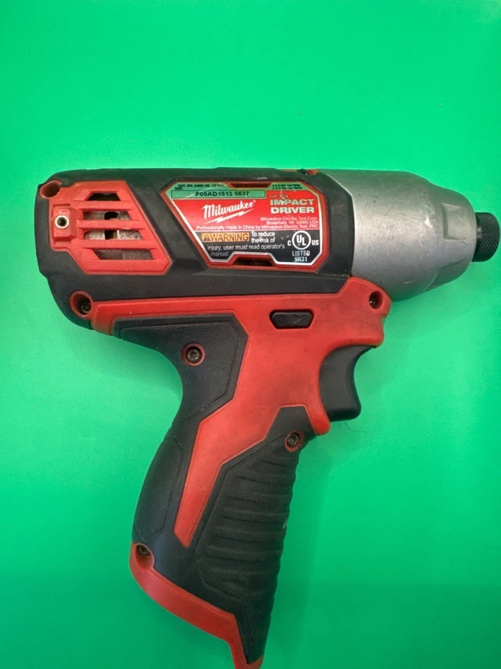 Milwaukee M12 12V Cordless Impact Driver & Lithium-Ion Battery Charger Set - Image 2 of 4