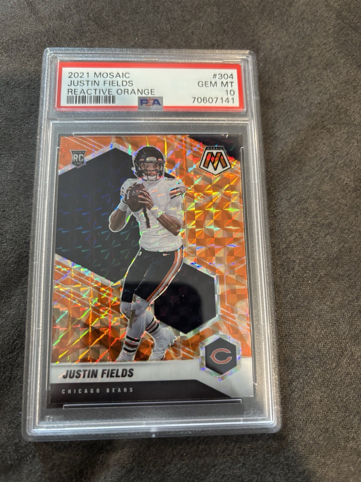 2021 Panini Mosaic - Rookies Justin Fields #304 Mosaic Reactive Orange Prizm  
